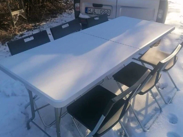 1 set (1 bord + 6 stolar)