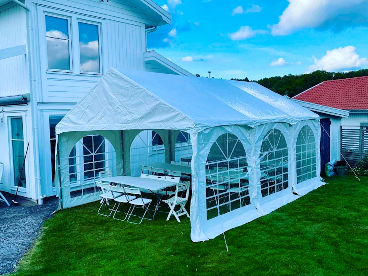 Partytält 4x6 med uppsättning