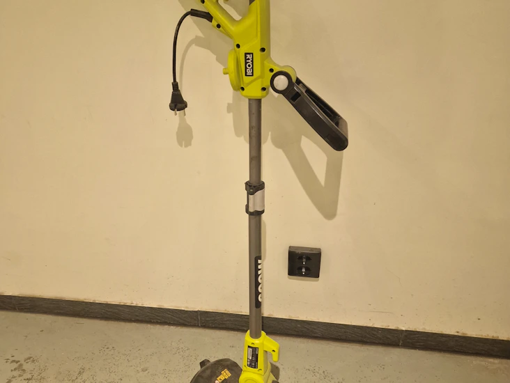 Eldriven ryobi grästrimmare