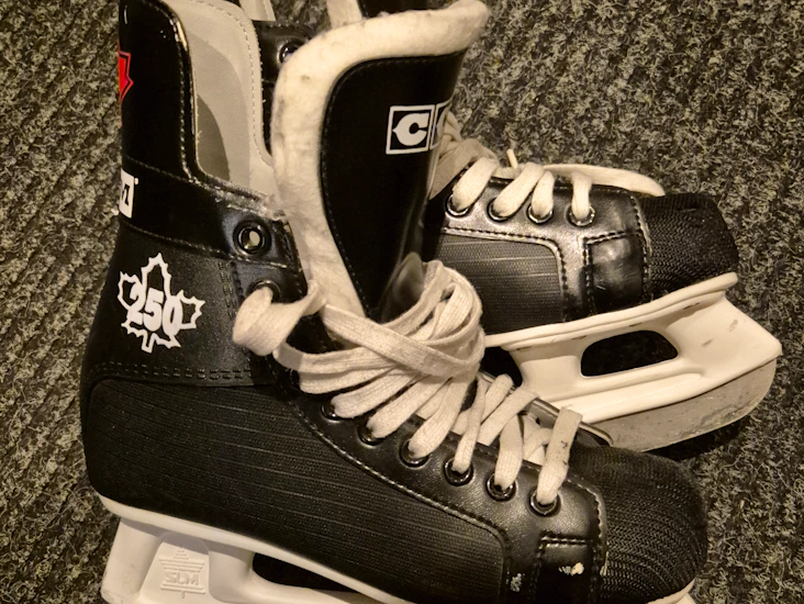 Skridskor stl 39
