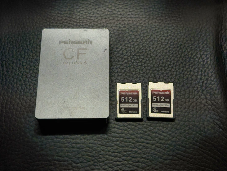 2 kpl 512 gb cfexpress type a -muistikortteja ja kortinlukija, pergear