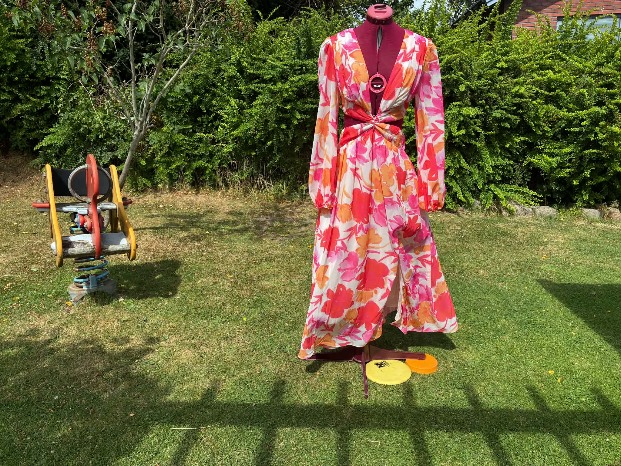 Färgglad sommarklänning från showpo