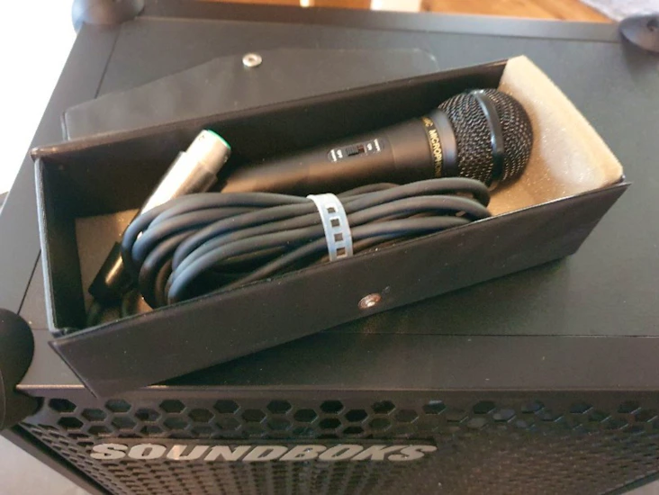 Mikrofonpaket med stativ och sladd