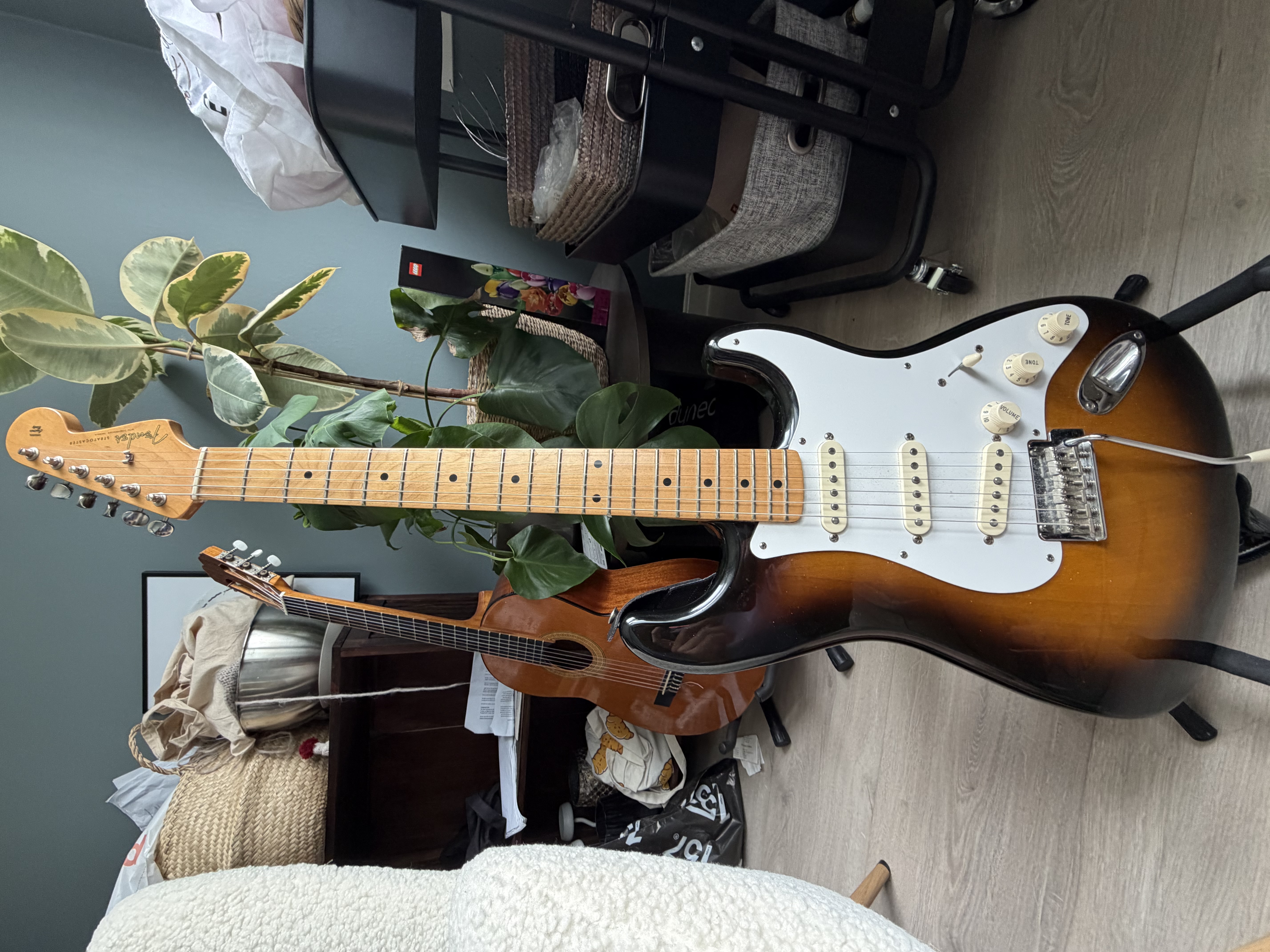 Fender stratocaster – klassisk sunburst gitar