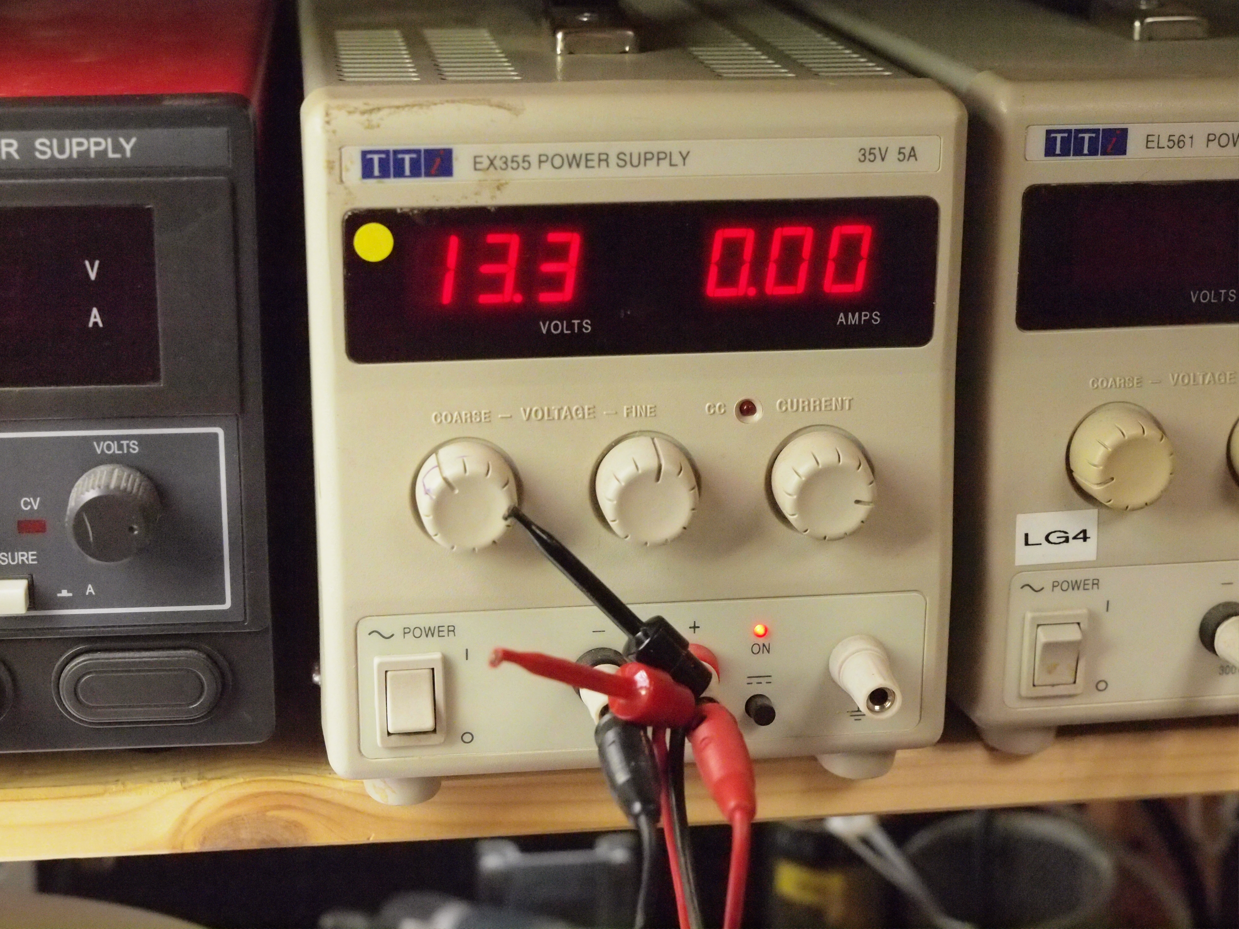Laboratorieaggregat tti ex355 0-35v, 0-5a