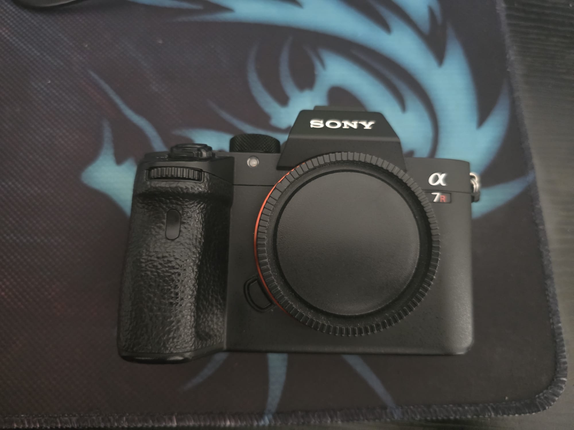 Sony a7r iii 42.4mp camera body + sigma 28-70mm f/2.8 lens kit (2x batteries