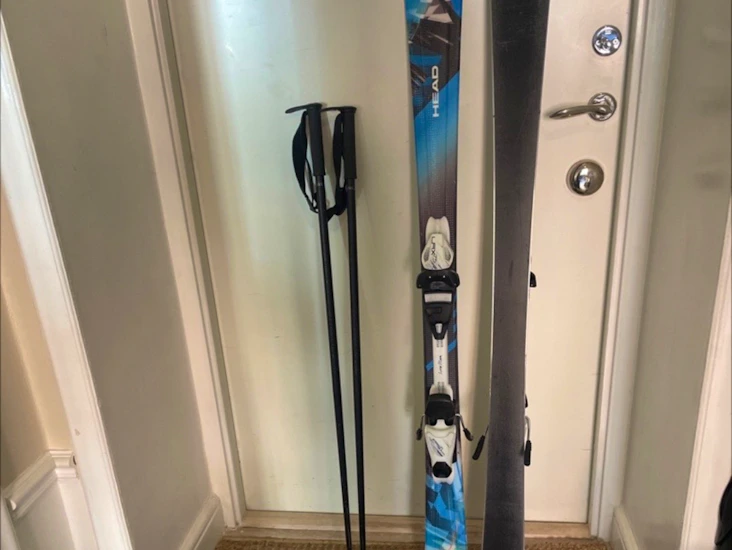 Skidor + stavar till junior/ungdom