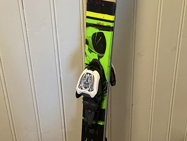 Skidor + pjäxor, barn från cirka 9-14