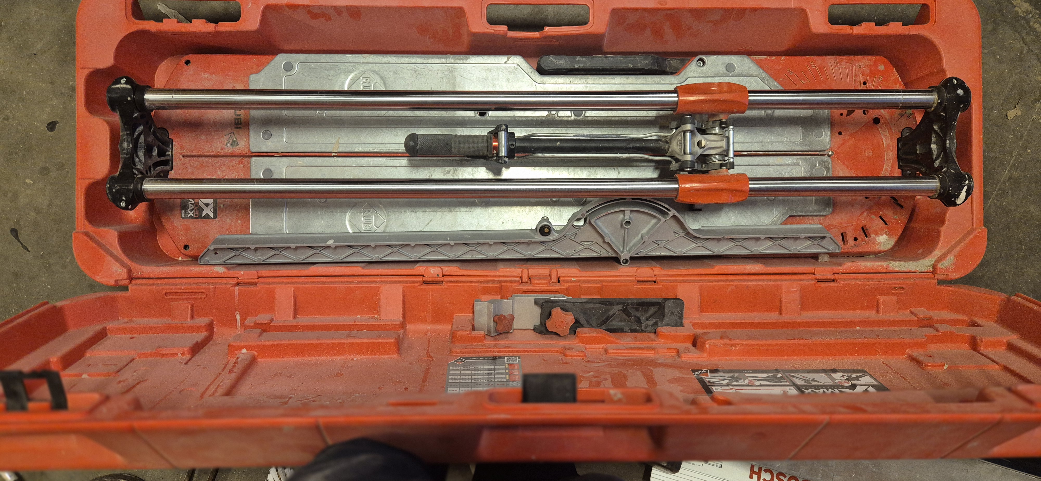 Fliskutter med div tilbehør