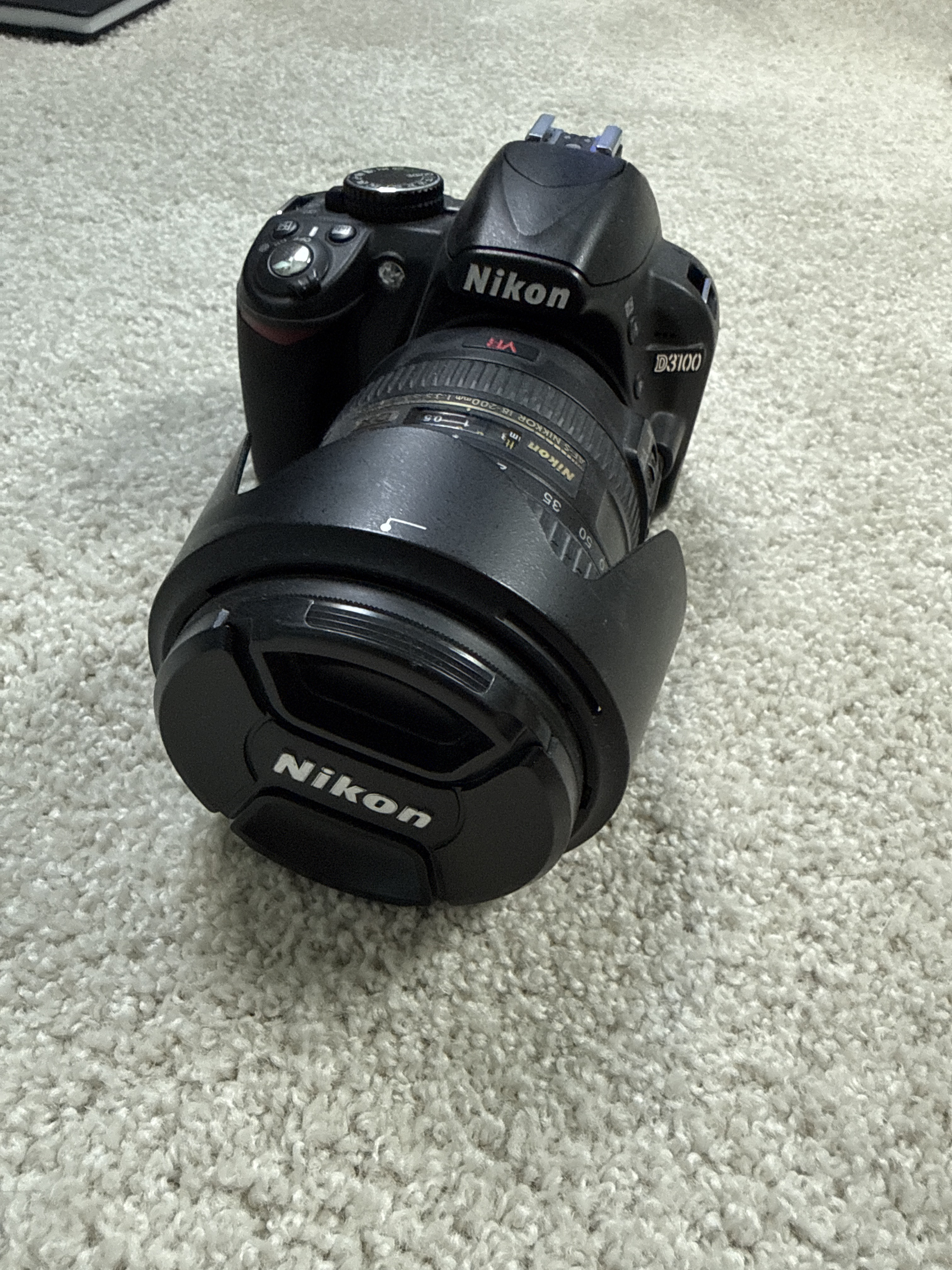 Nikon d3100 w/zoom