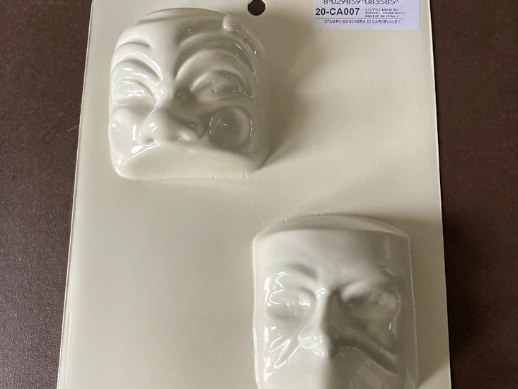 Small carnival mask mould