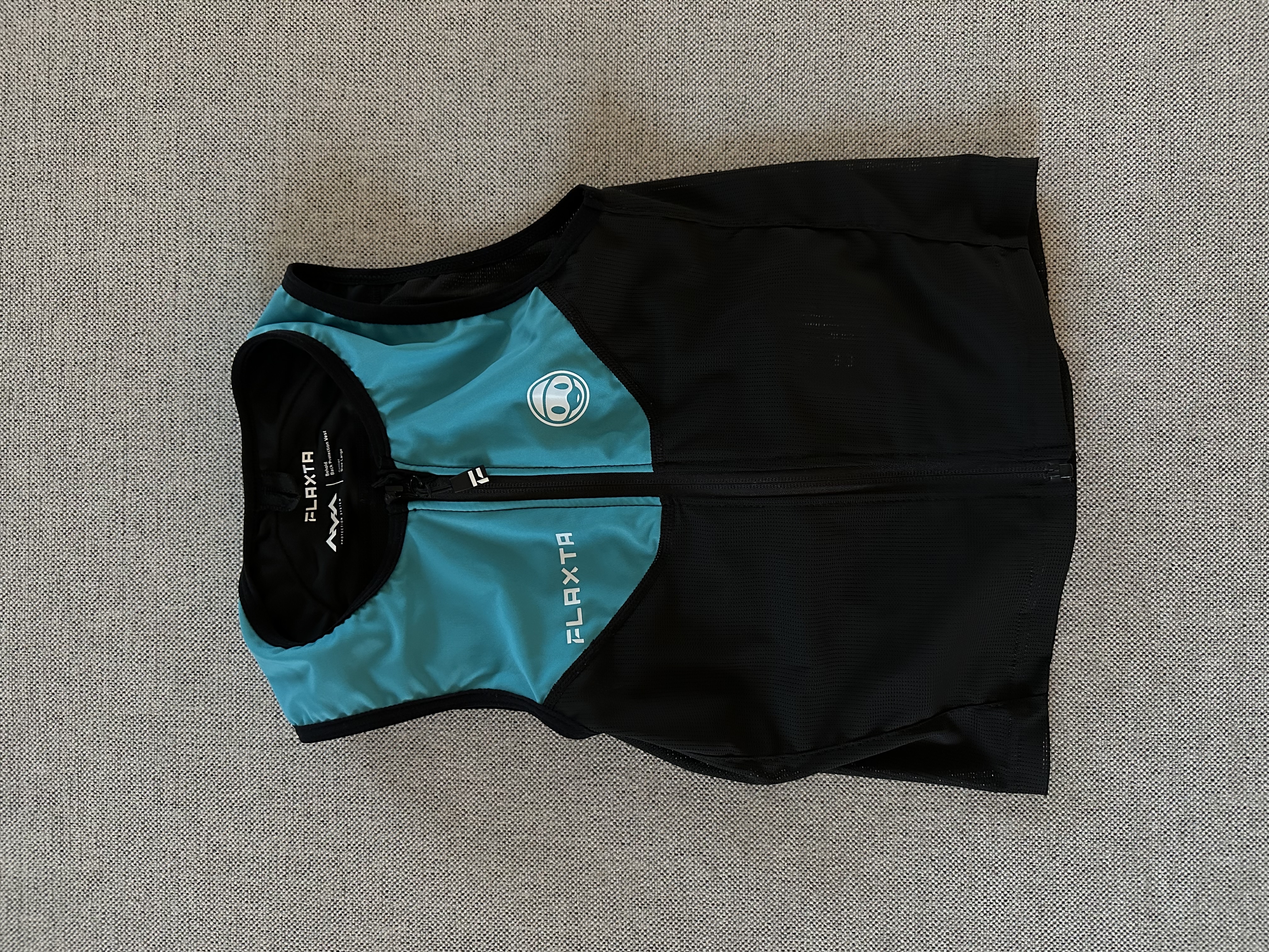 Ryggskydd för barn: mjukt, flexibelt och ventilerat ryggskydd (storlek junior medium)