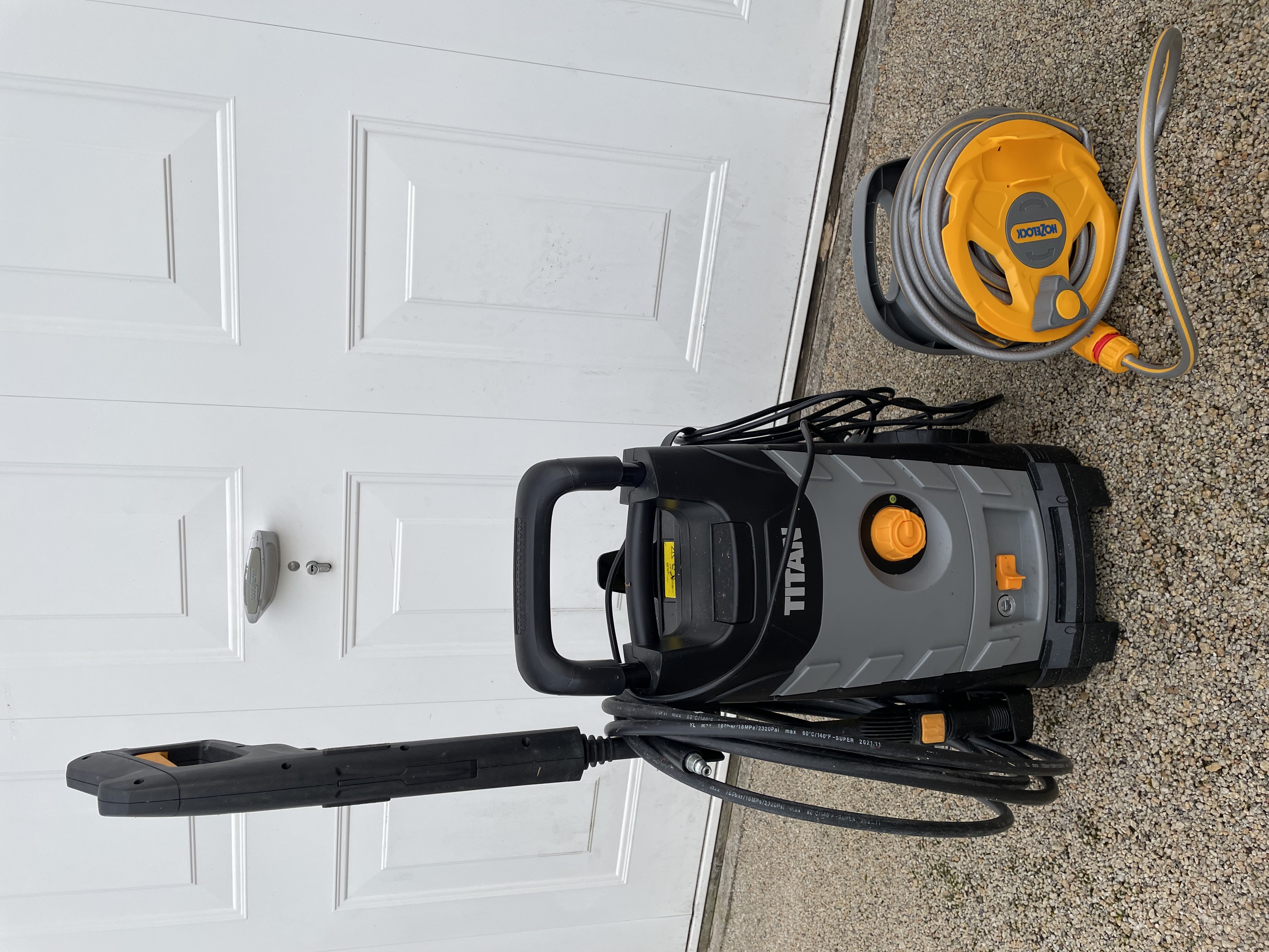 Titan pressure washer with 10m hose 