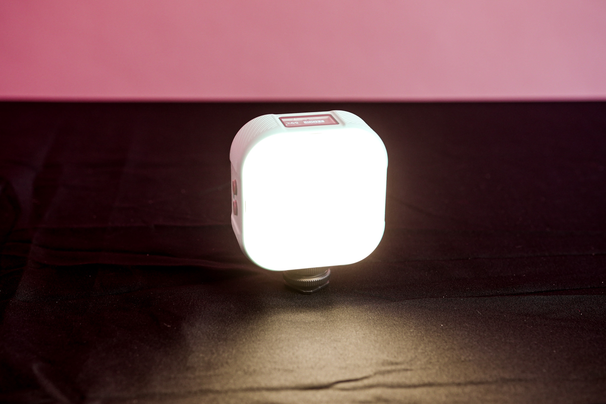 Ifootage anglerfish rgbw handy light 