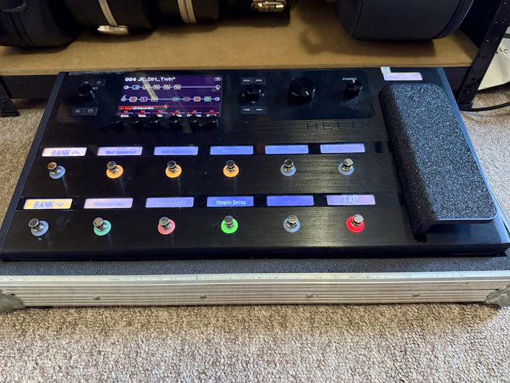 Helix floor with flightcase