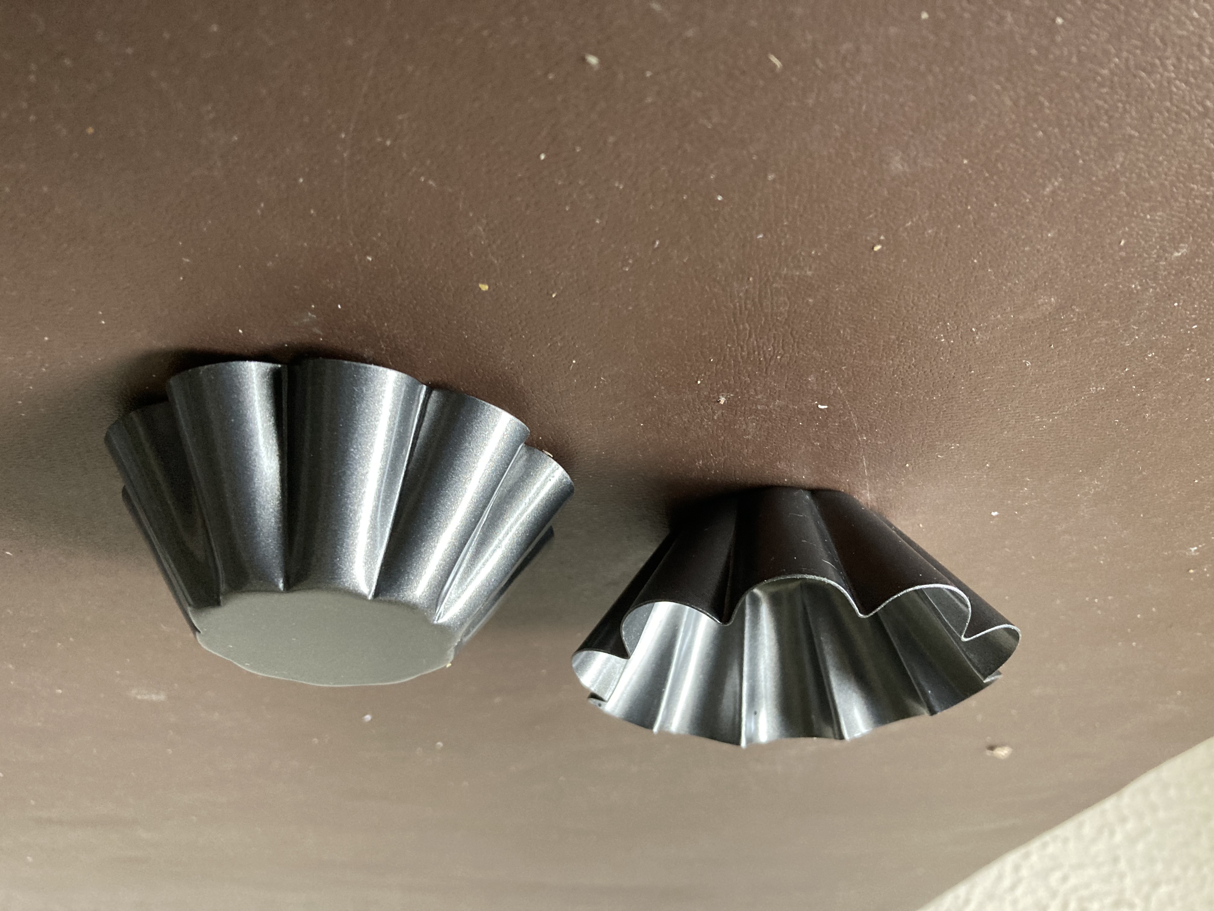 Set  of 6 brioche tins