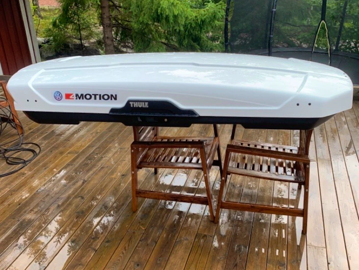 Thule takbox. öppning från båda sidorna!