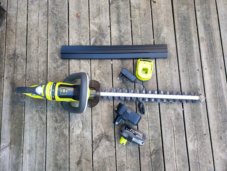 Häcksax ryobi one+ två batterier