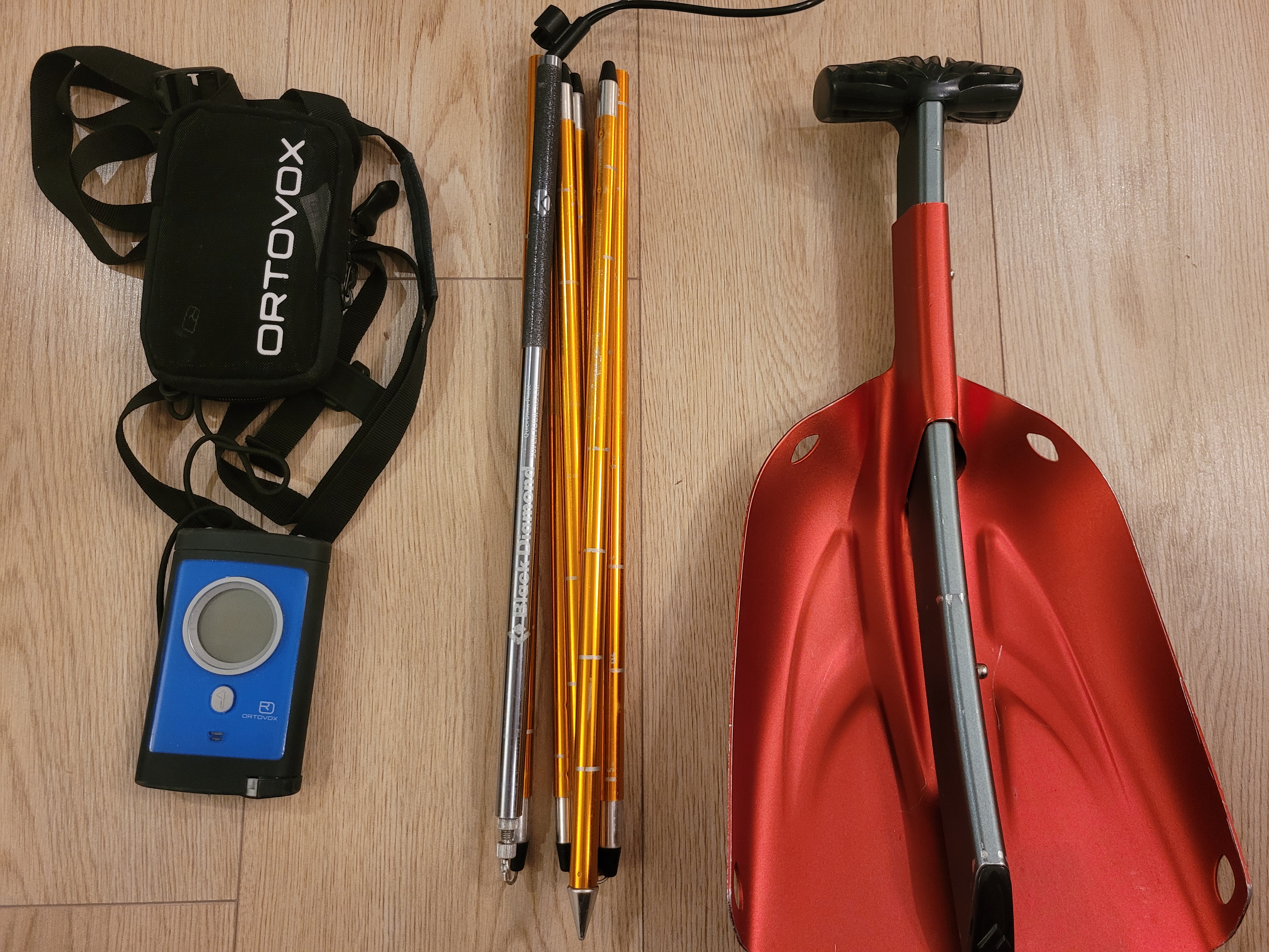 Lumiturvallisuuspaketti -piippari/sondi/lapio