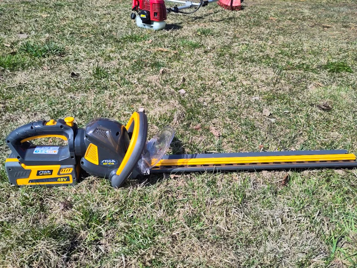 Batteridriven häcksax stiga