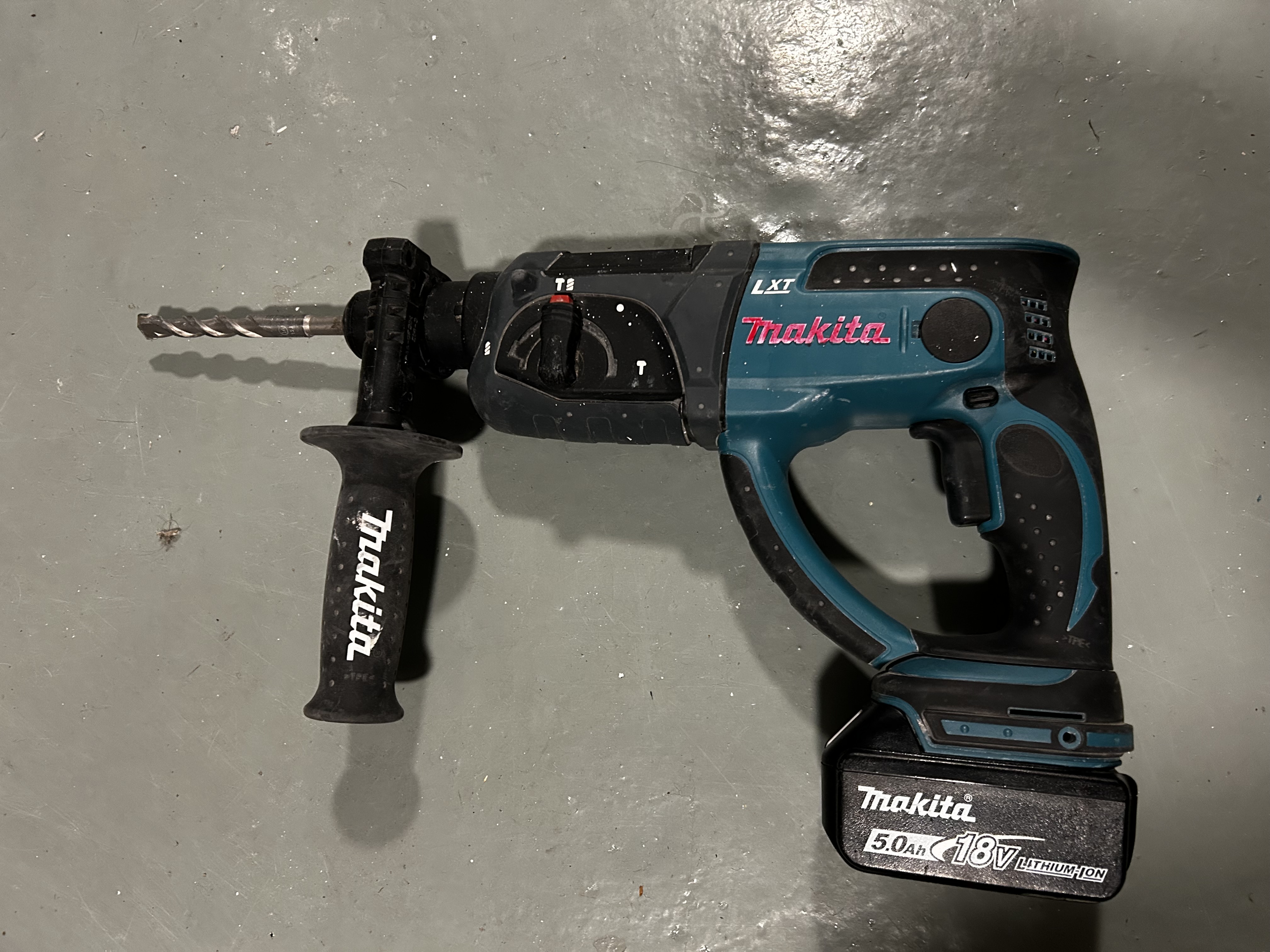Akkuporavasara makita lxt dhr202z
