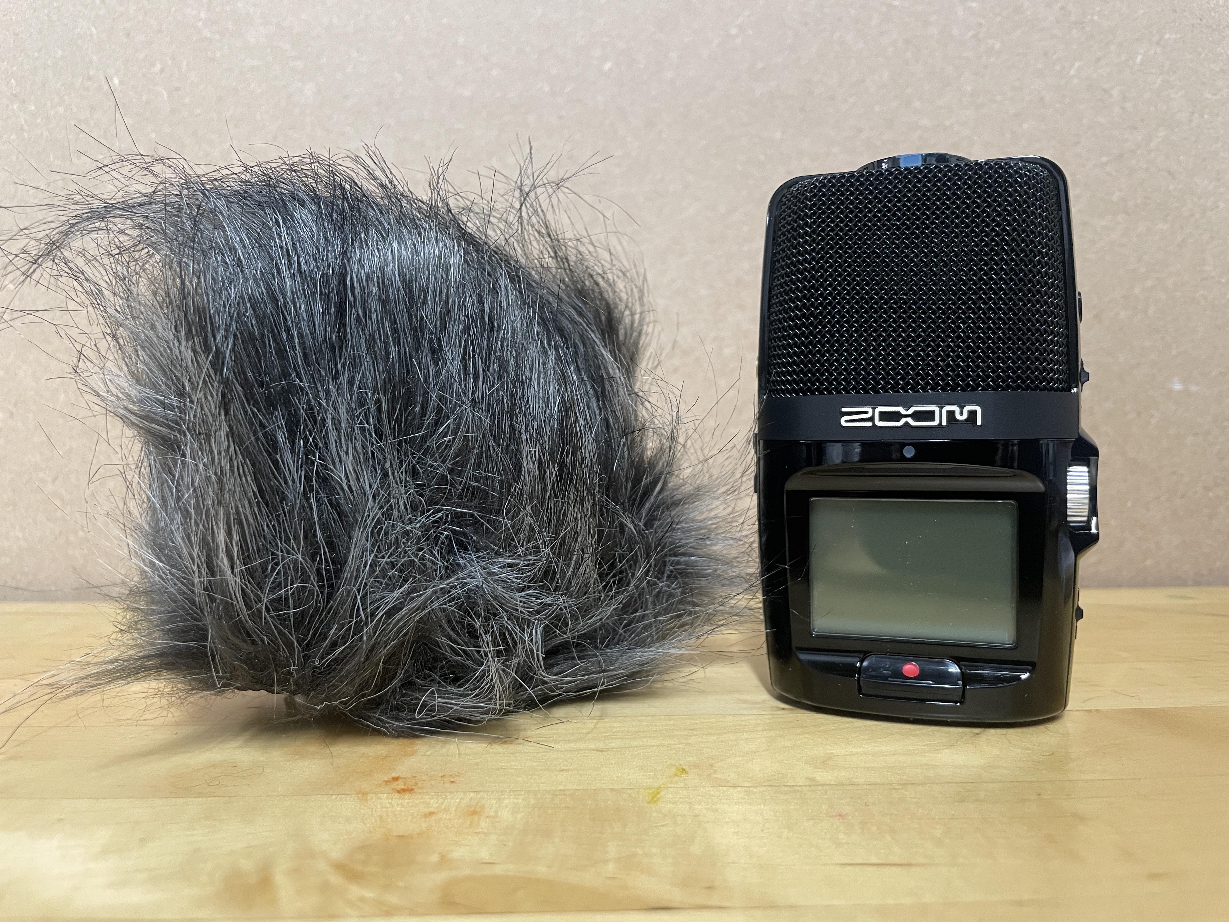 H2n zoom microphone recorder, with universal windscreen wsu-1