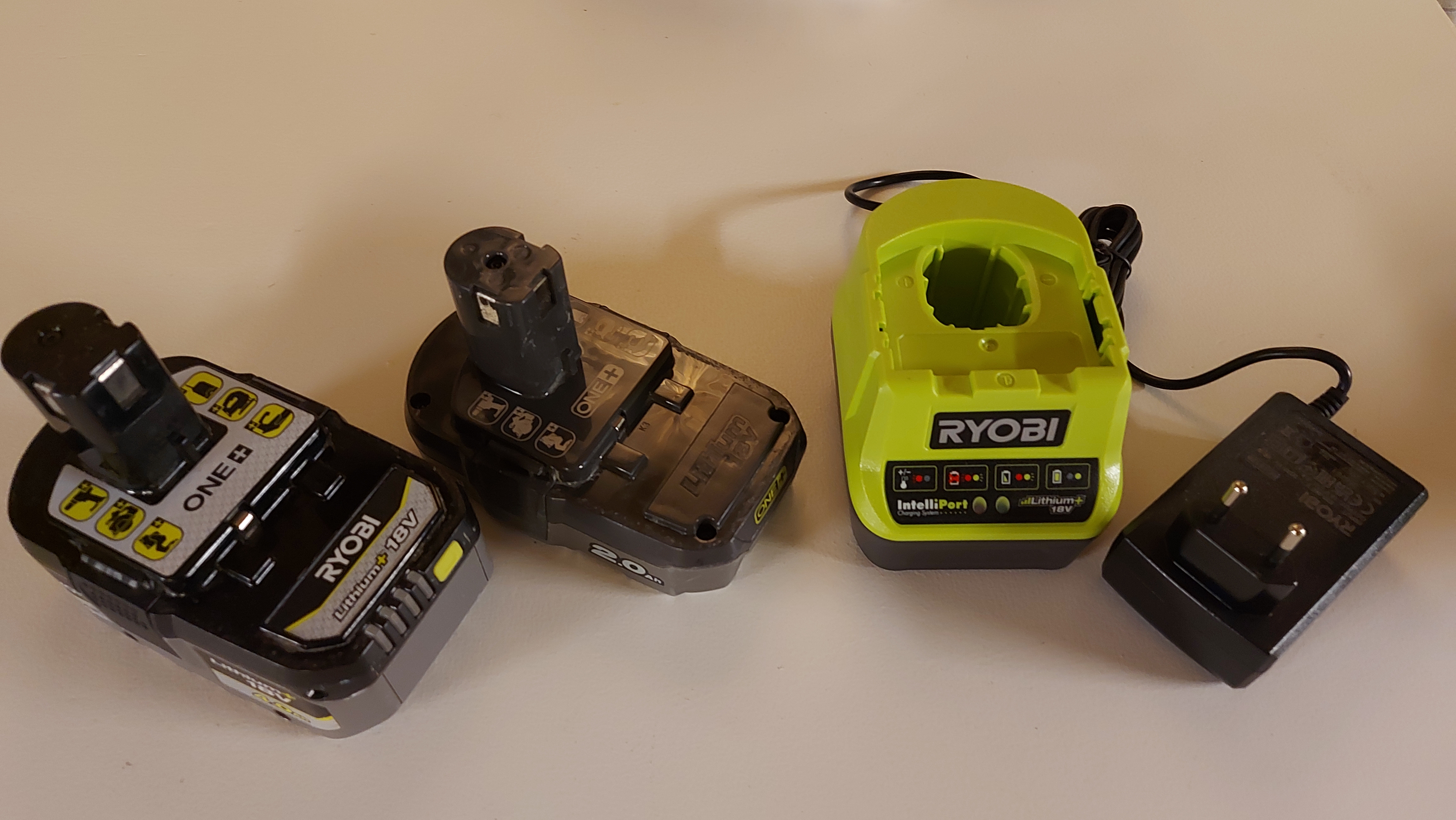 Batteri og lader ryobi one+ 18v