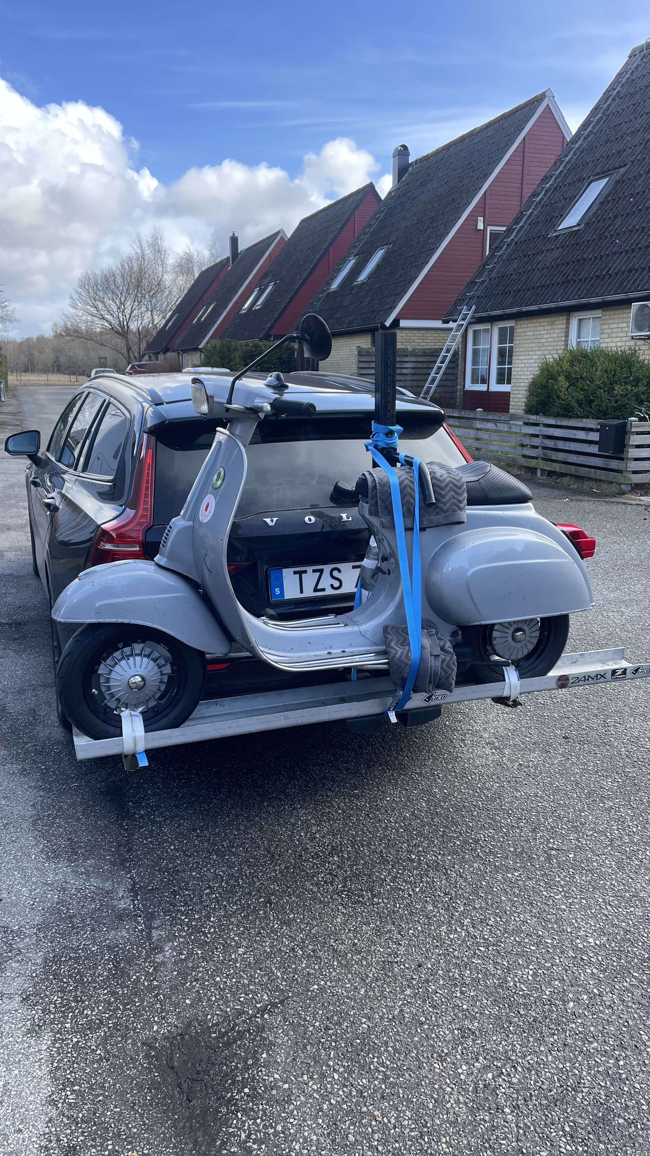 Hållare för cross, moped eller liten vespa