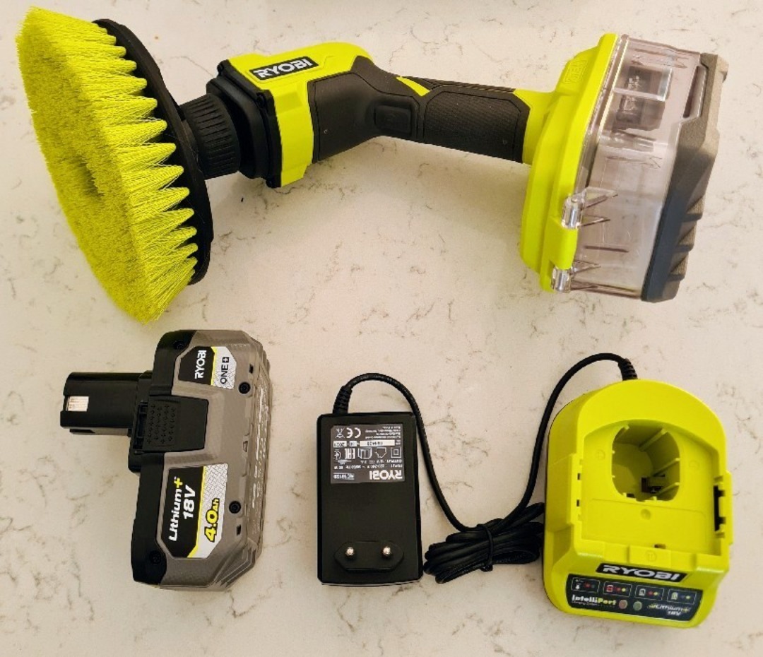 Tvättborste med snabbroterande huvud.