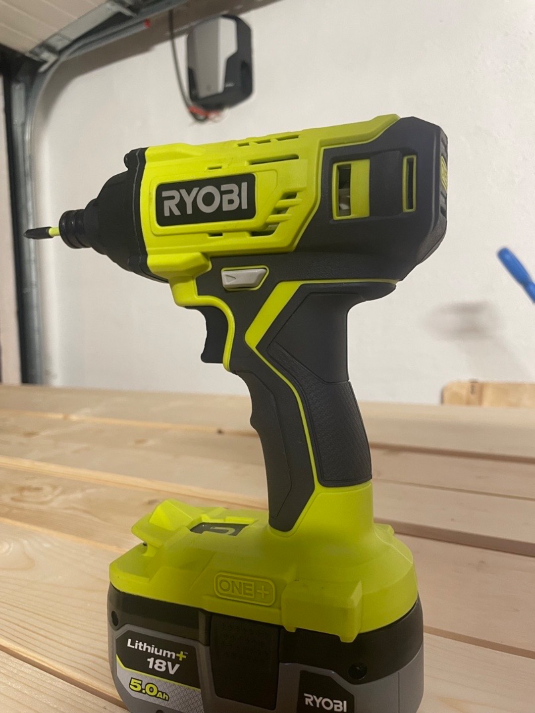 Ryobi slagskrutrekker