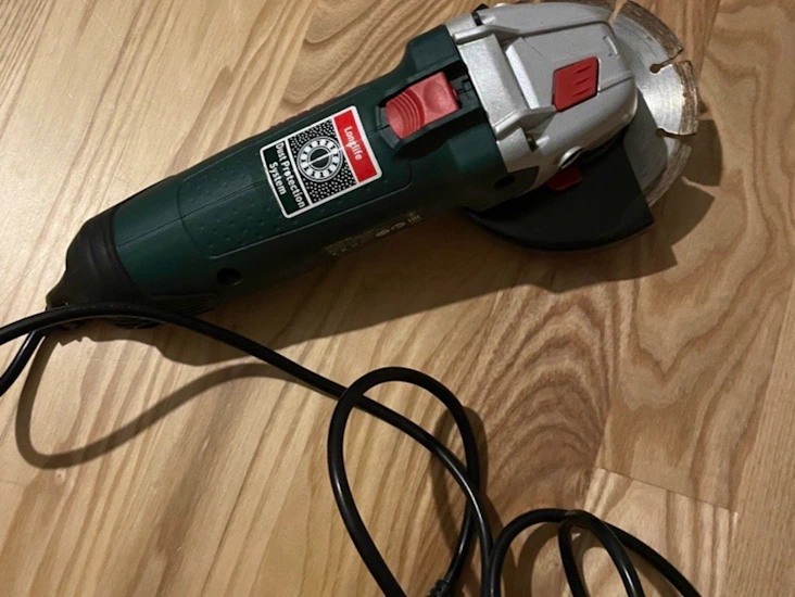 Angle grinder bosch