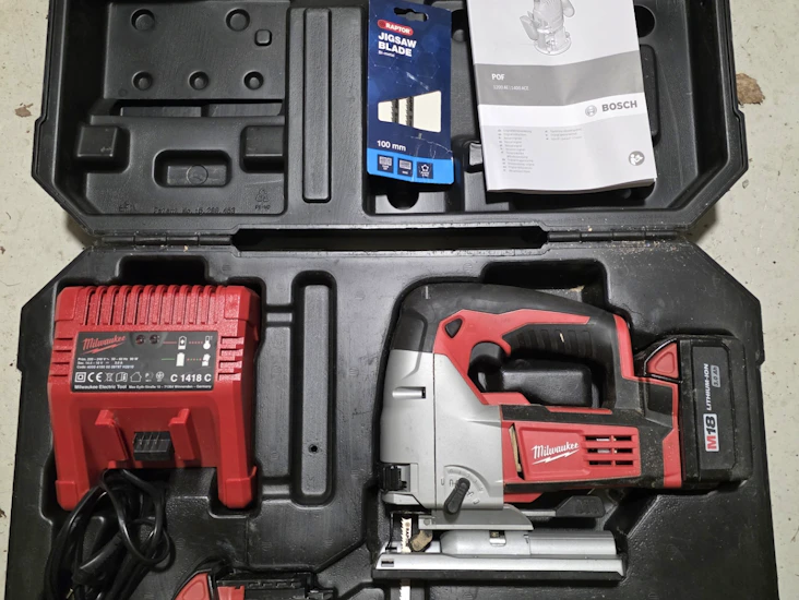 Otsikkoehdotus ammattitason akkupistosaha – milwaukee m18 (sis. 2 akkua + laturi)