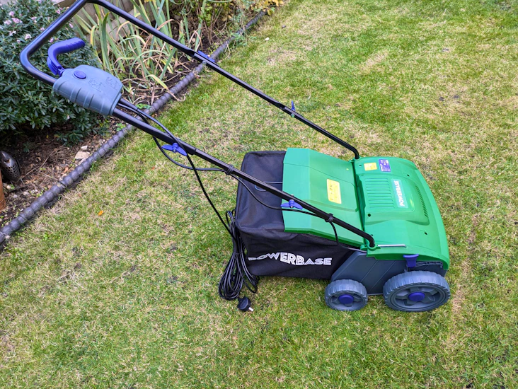 Electric lawn scarifier *march-may and sept/oct optimal time for use*