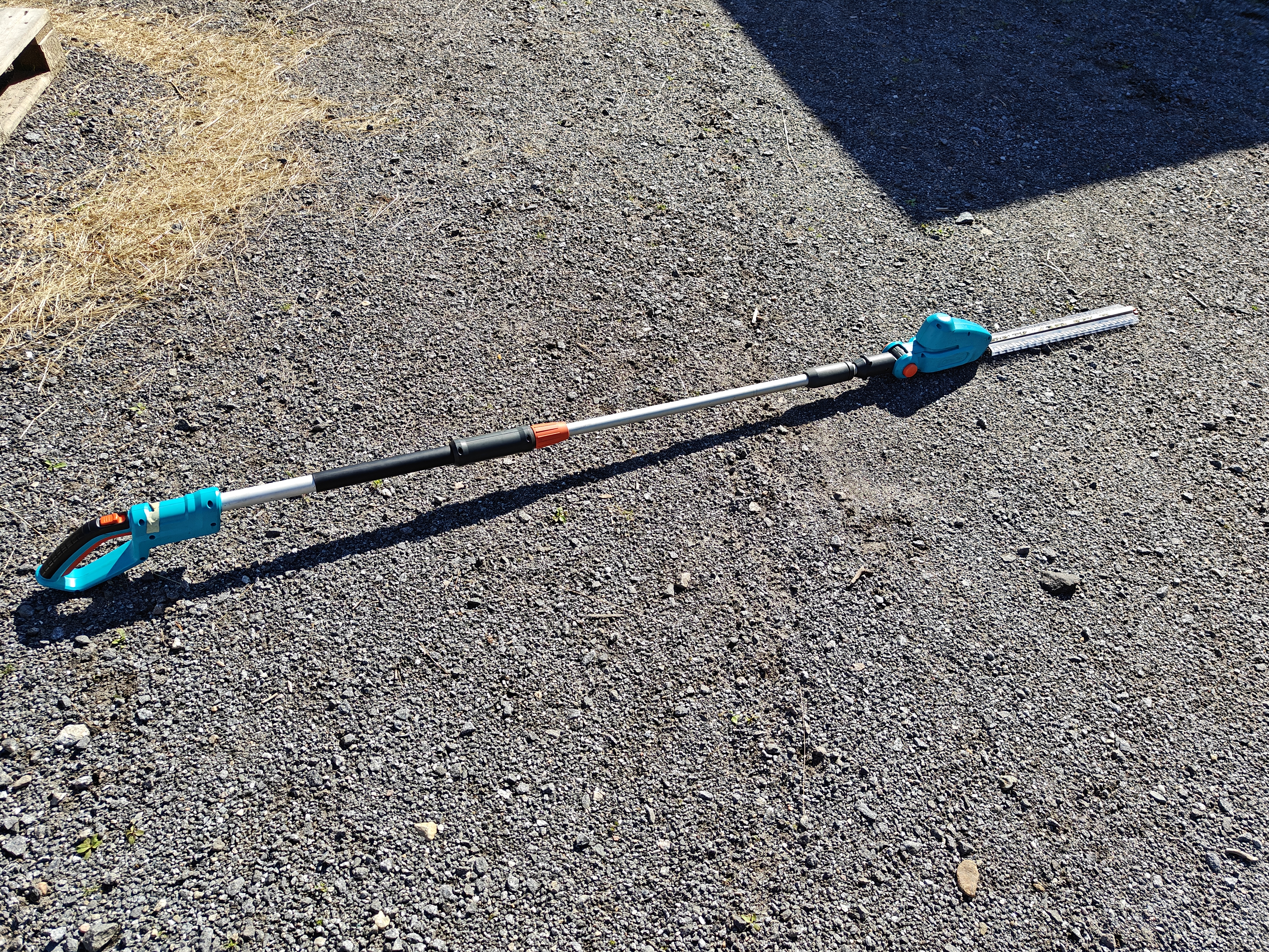 Teleskopisk häcksax batteridriven