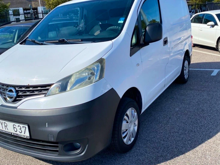 Nissan nv200