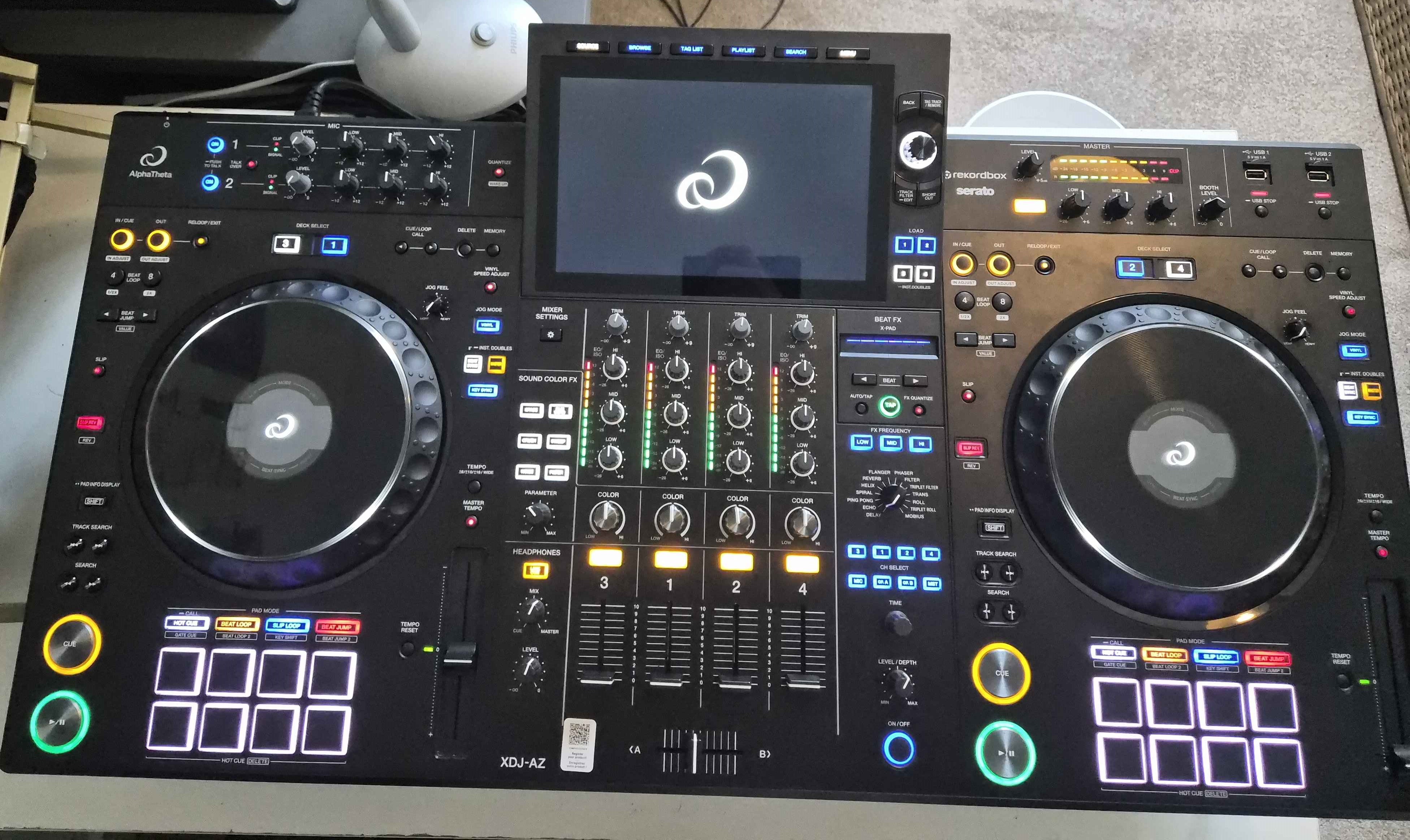 Xdj-az with carry case