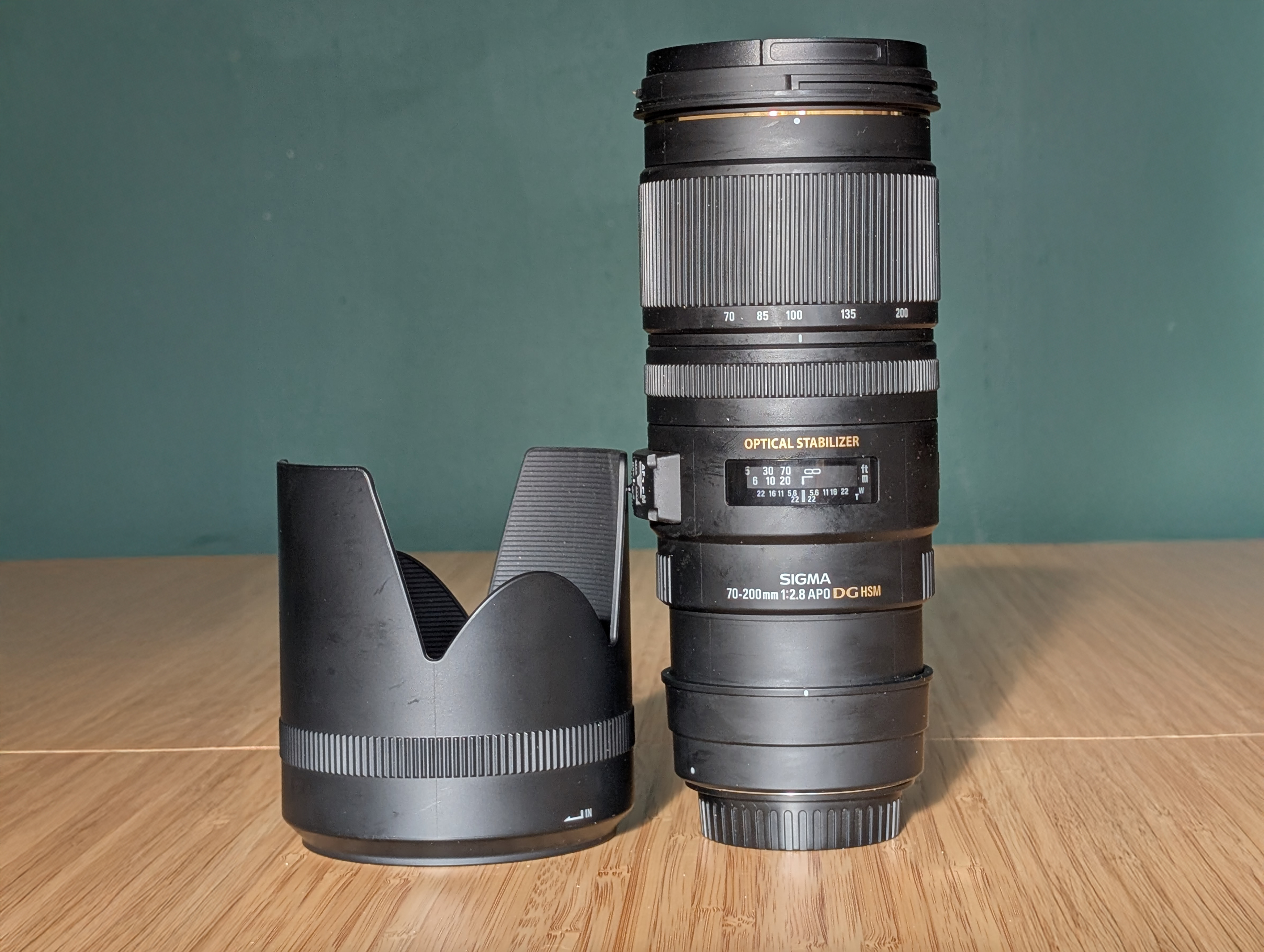 Sigma apo 70-200mm f2.8 ex dg os hsm - canon fit (with bag)