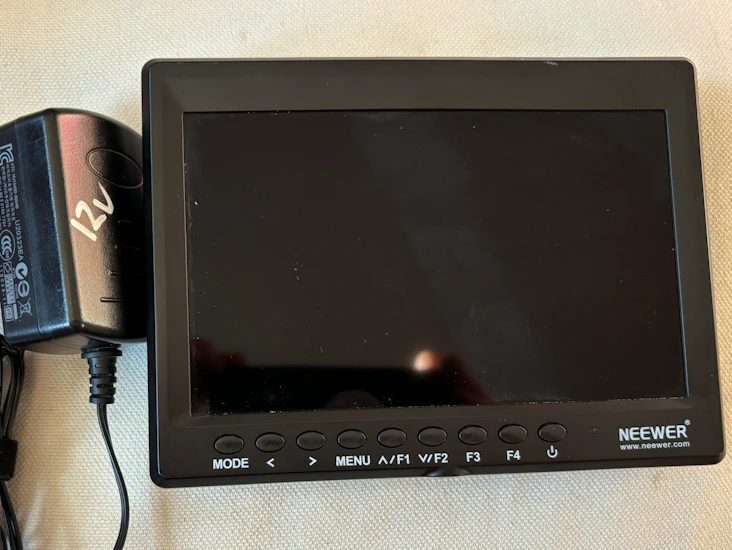 Neewer 7” field monitor