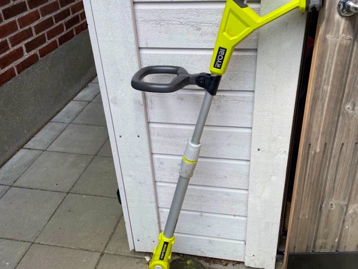 Batteridriven ryobi grästrimmer