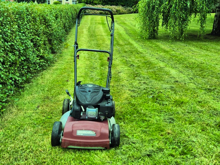 Självgående gräsklippare mountfield (stiga group)