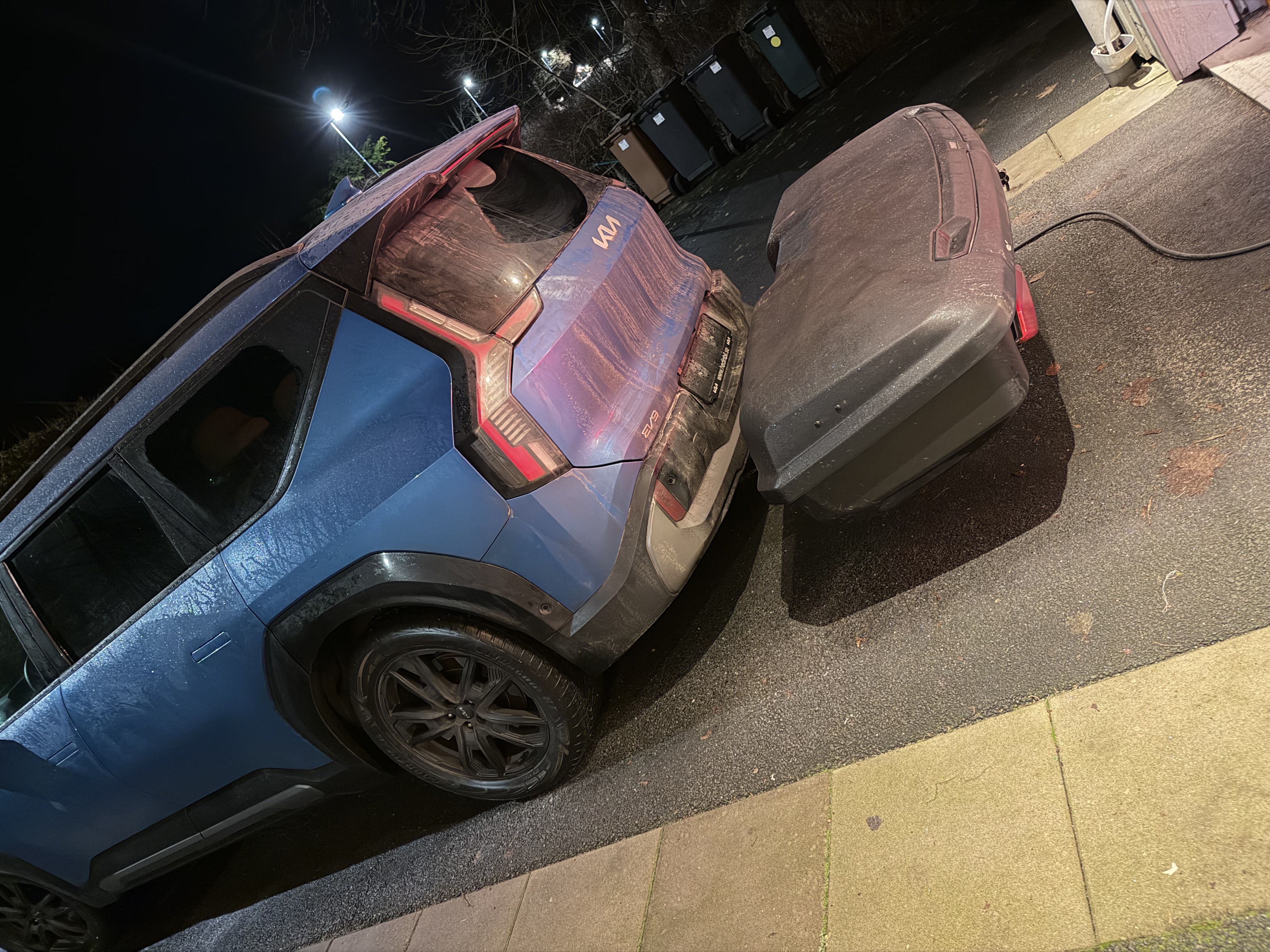 Rymlig bakbox för dragkrok – thule arcos xl (450 liter)