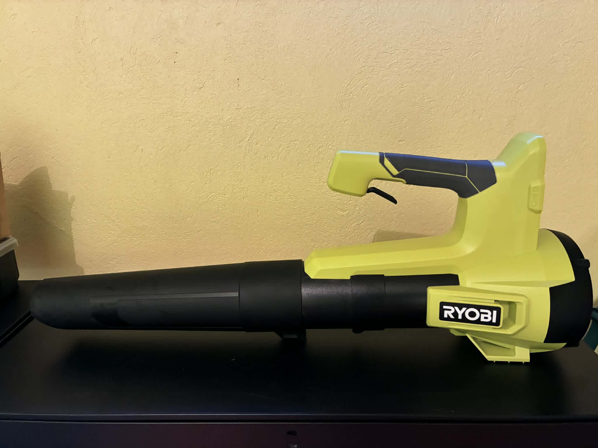 Ryobi batteridriven lövblås
