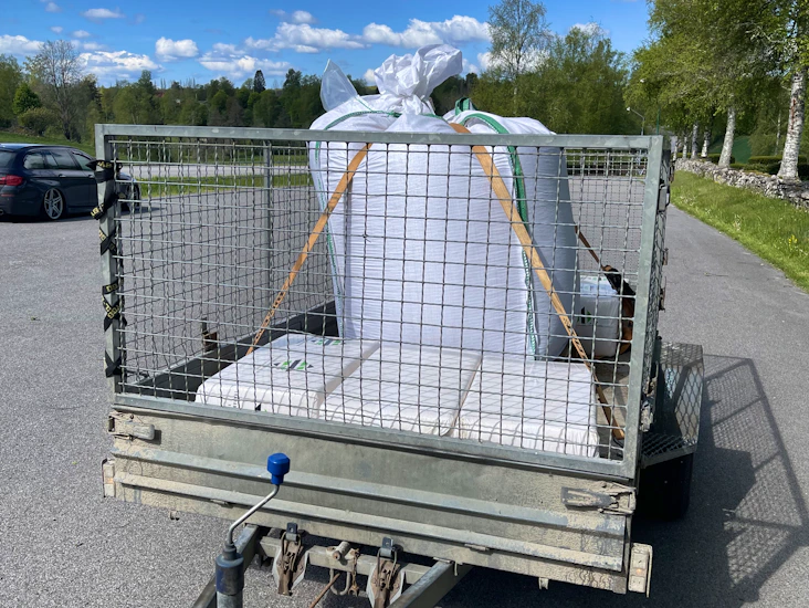 Stor gallerkärra med tipp - 1000kg