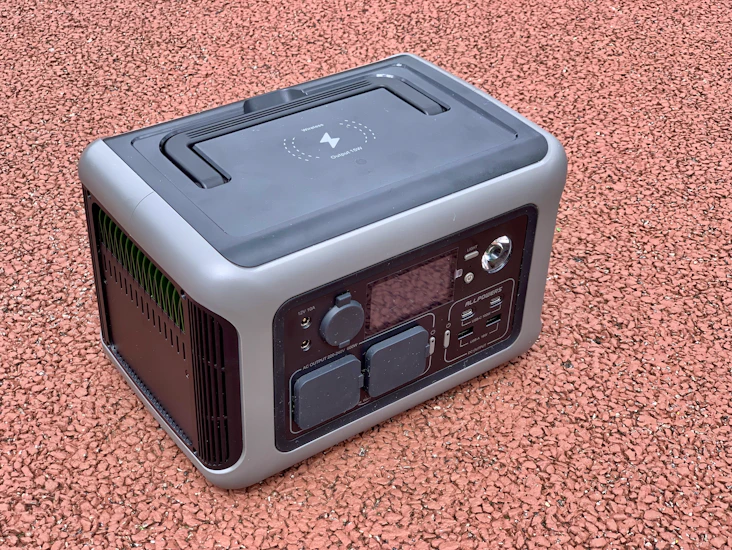 Portable power station, 299wh with 2x 600w