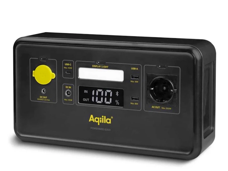 Aqiila powerstation med solcell
