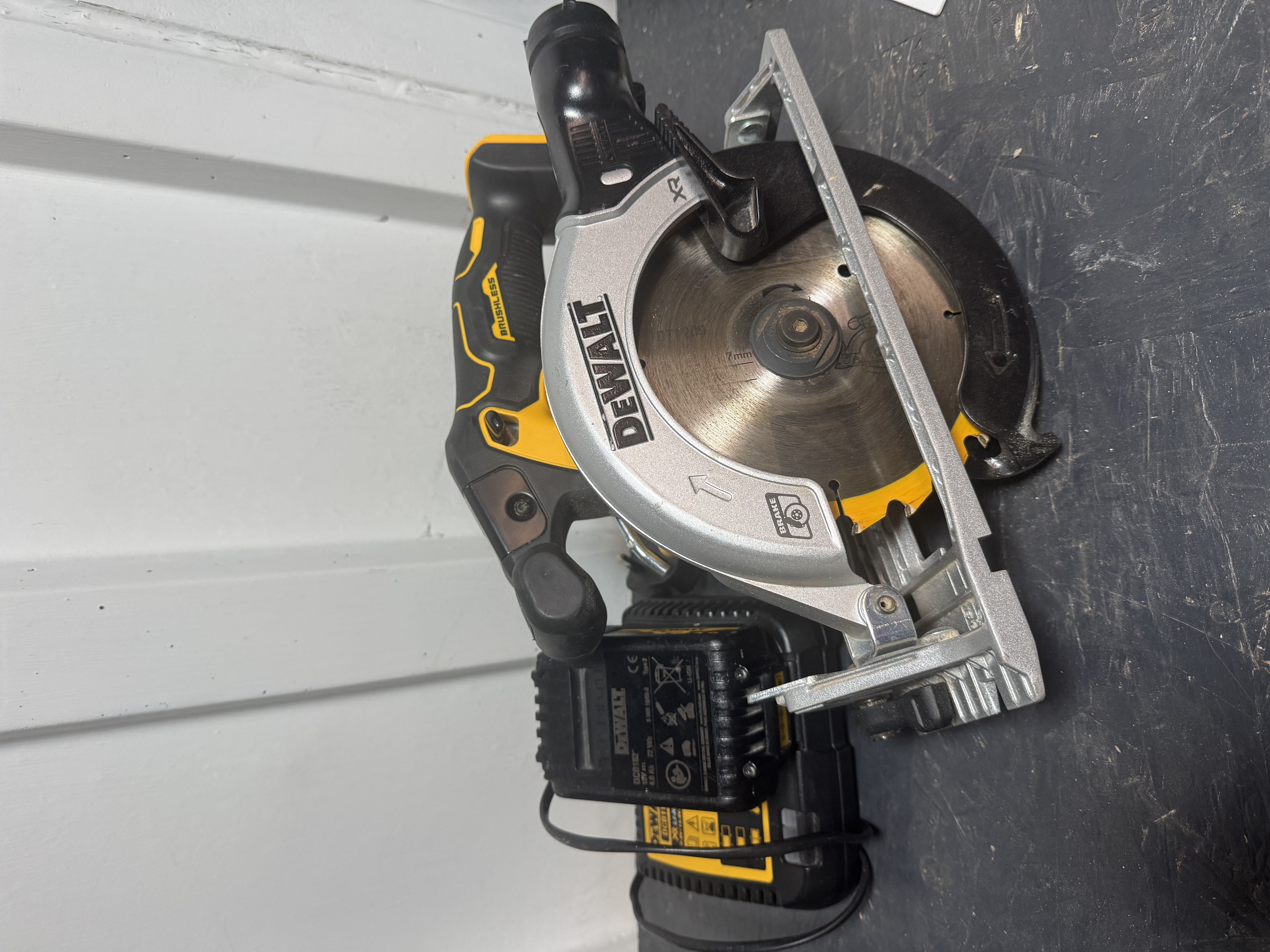 Dewalt 18v xr brushless circular saw