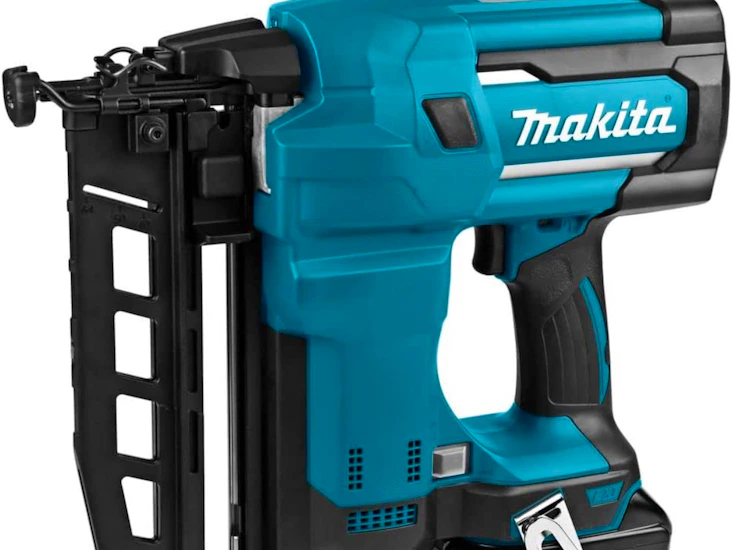 Makita second fix nail gun x2 battery and charger