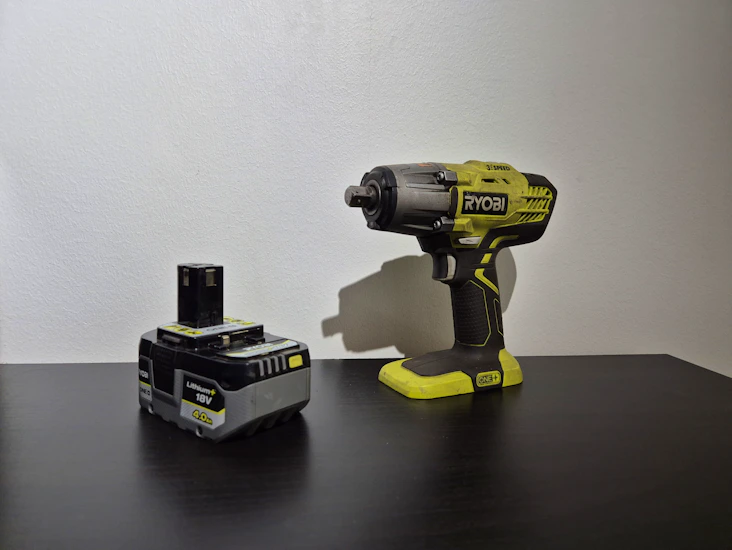 Ryobi mutterinväännin