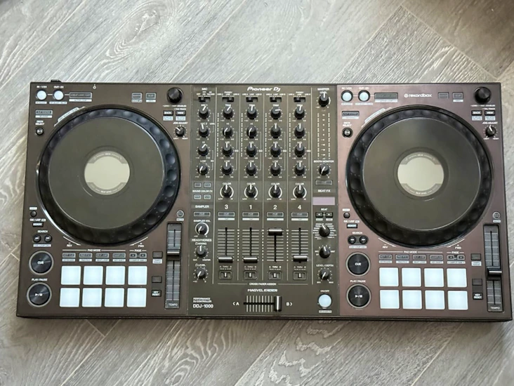 Ddj-1000 4-channel rekordbox dj controller