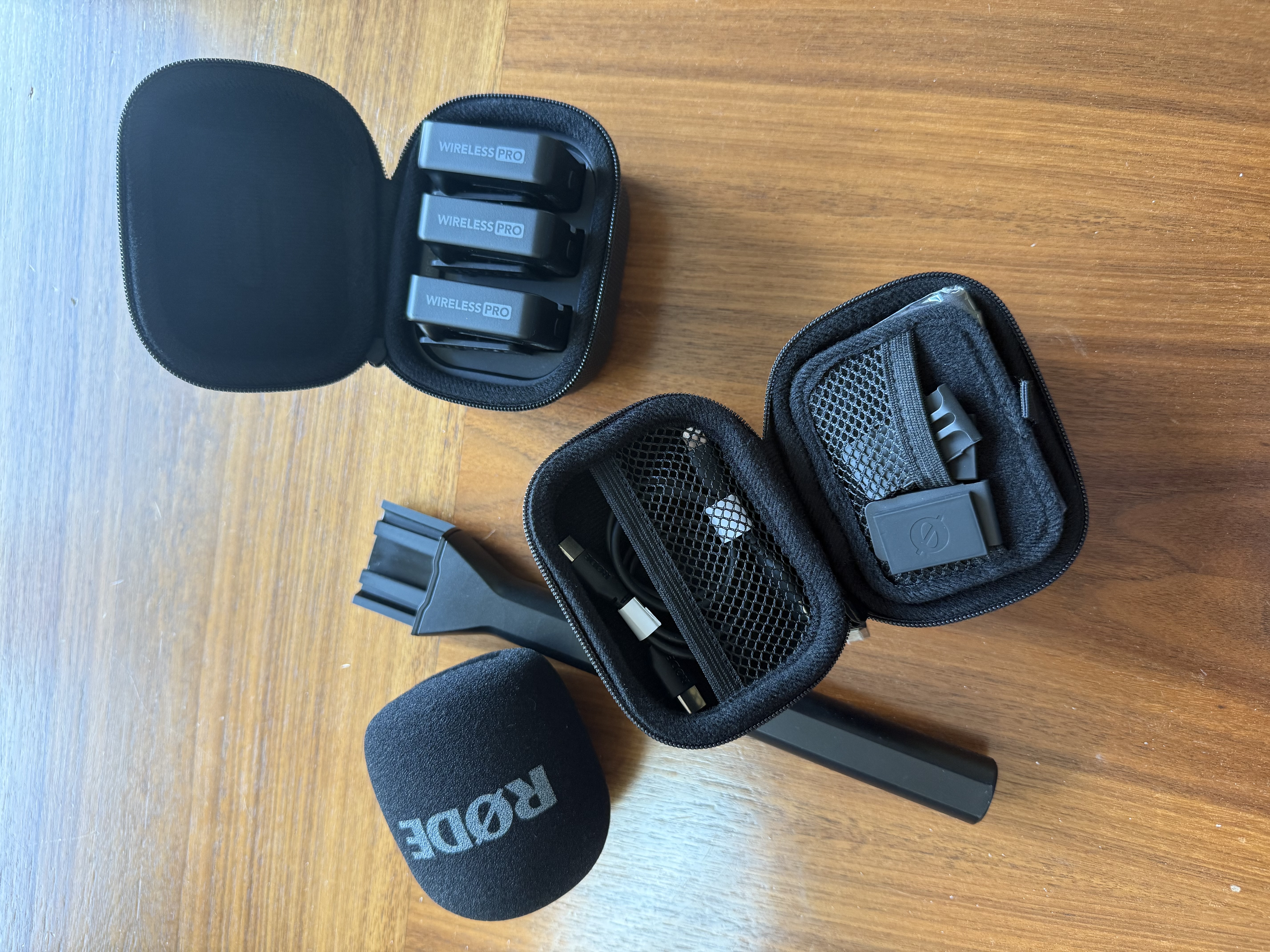 Rode wireless pro microphones clip on